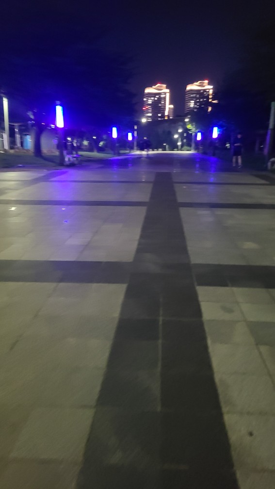 걷기 뿐입니다. 등산도 가끔 갑니다. 
고락산 산 .동네산  
웅천 못공원  즐겨 걷기 합니다.
건강 챙겨 보아요.
이순신공원 돌기입니다.