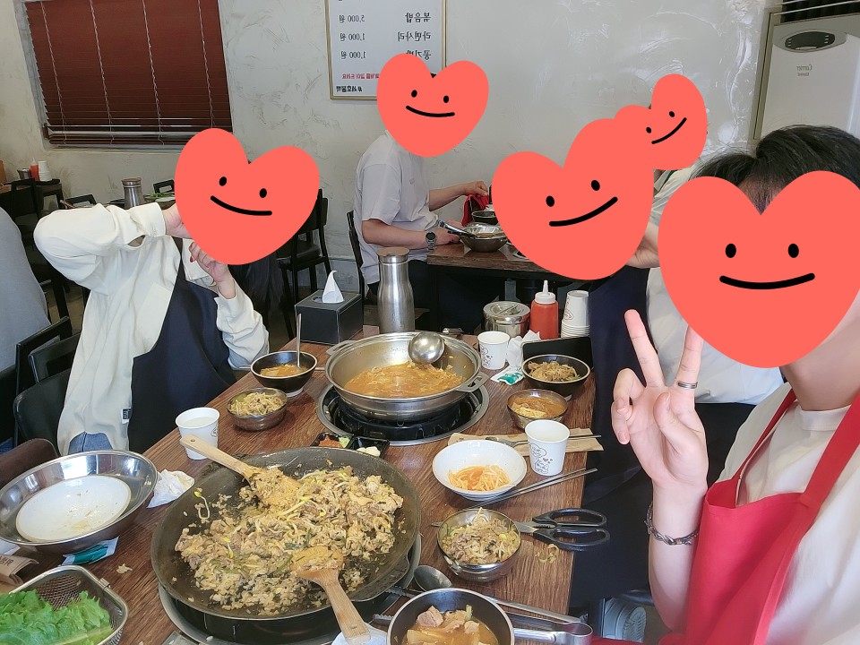 볼링이 아니더라두 만나서 밥 먹구 친해지는 시간이였어요
세호불백 짱 맛있어용👍👍👍