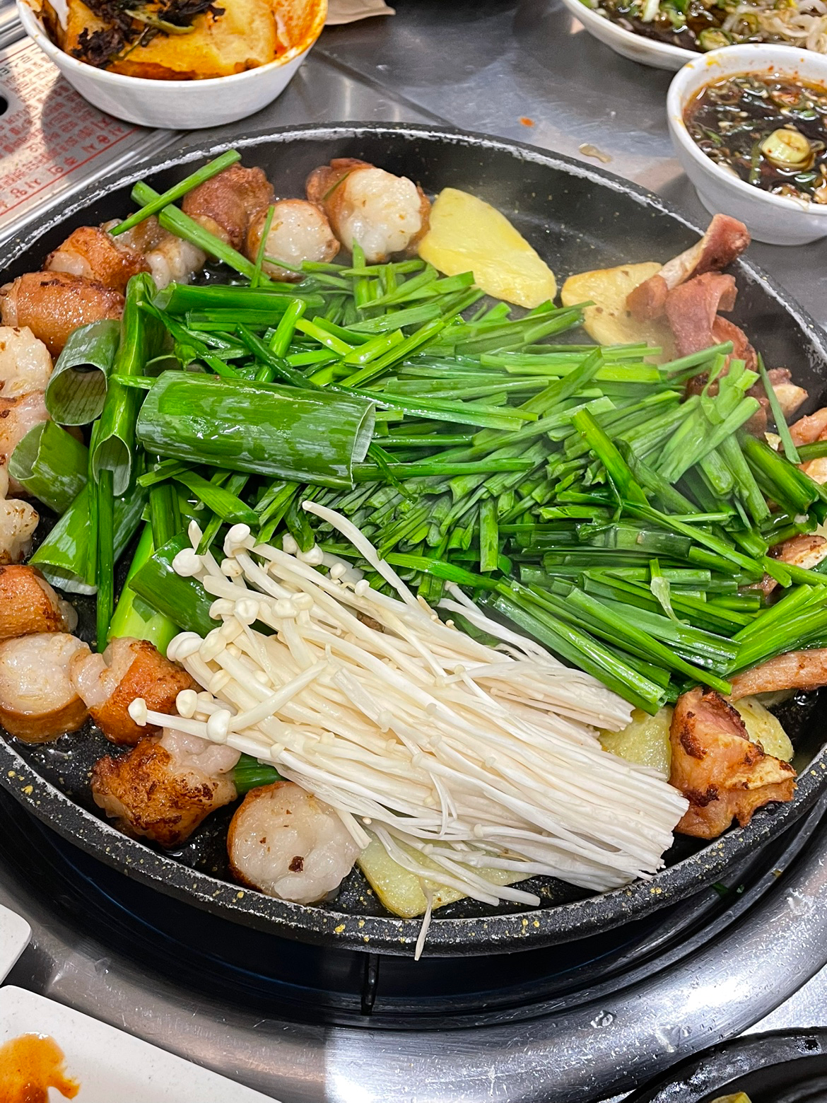 내일 금요일인데 맛있는 저녁도 먹고 재밌게 보내실분~ 선착순🙋🏻‍♀️🙋🏻‍♂️