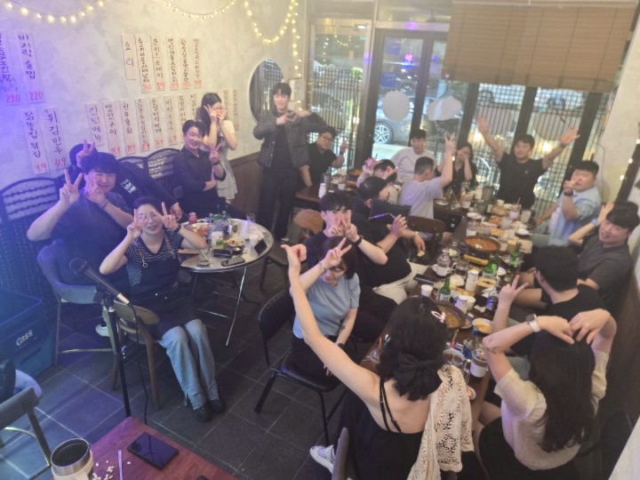 💗안녕하세요 오늘 하루 잘 보내고 계신가요?
💗저희 천사들 모임은 
천안아산 사람들의 줄임말입니다.
💗성정동,두정동,쌍용동,불당동 등등 여러지역에서 많은 활동 하고 있습니다.
💗동네친구 모임 들어오실분 가입 환영합니다.
💗타지에서 넘어와 외로우신분
💗혼밥. 혼술. 혼자운동하기! NoNo 
💗카페,영화,운동,노래방,음주,반려동물 다양하게 활동하실분
💗좋은사람들과 같이해요.
💗86-96년생 남여상관없이 모집합니다.
💗즐겁게 좋은사람들과 함께하고자 만들었으니
💗많이많이들 신청해주세요
💗소심쟁이들도 많은 모임입니다! 
그래도 가족처럼 챙겨드려요!!
두려워하지마시고 오세요
💗함께 멋진 모임 만들어주실분 너무나 환영합니다.
https://www.daangn.com/kr/groups/yj8BkxzP?utm_medium=copy_link