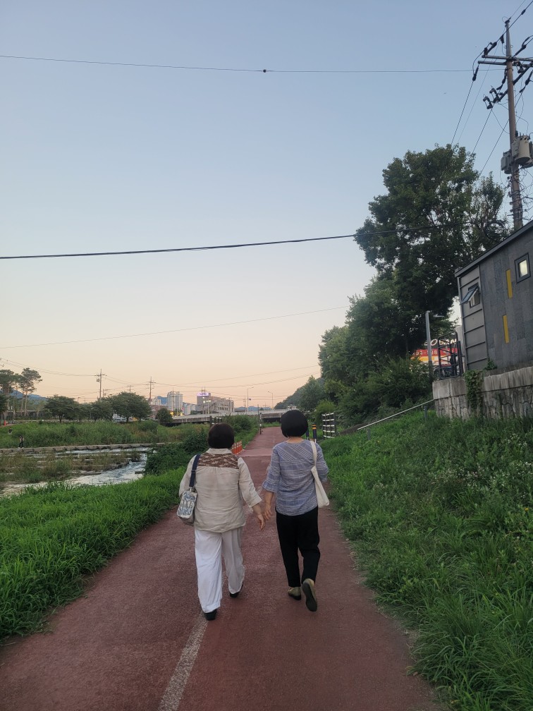 새로운 얼굴 만나서 반가웠습니다 ~~