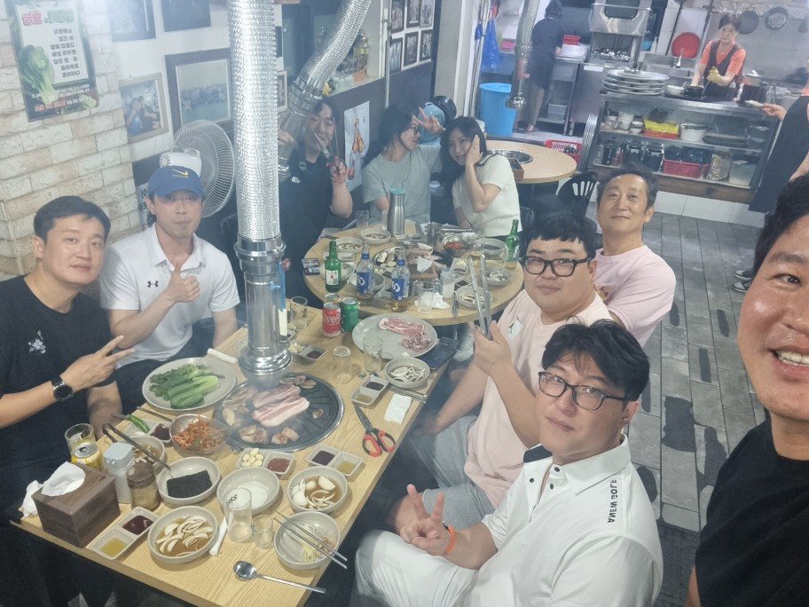 오늘도 수고하셨습니다 담주도 화이팅 입니다 ^^