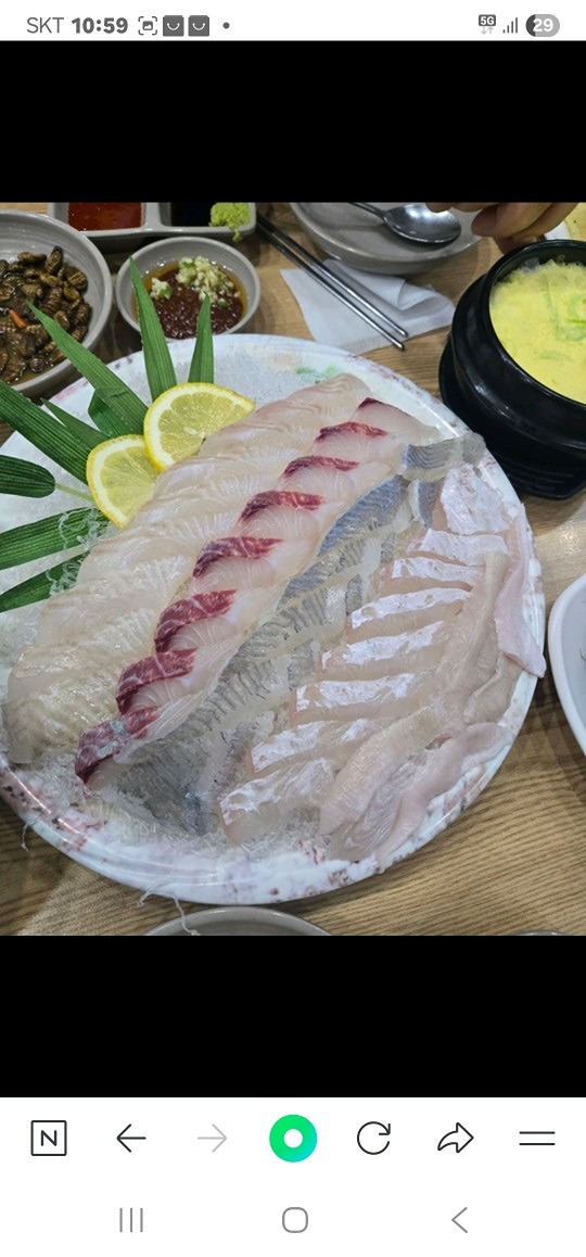 더운날 회 한접시 하세요~~^^
