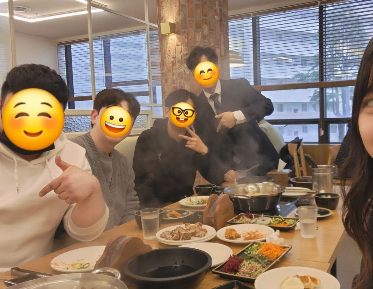 안녕하세요~! 
대전에서 같이 맛집 뿌수러 갈사람!🍖🌮🥤 

다같이 밥도 먹고 카페도 가고 
즐겁게 놀 분들을 구하고 있어요! 

✔️ 금요일 저녁은 정기모임 
✔️ 남미새, 여미새❌️
✔️ 종교 권유❌️

가입신청 주시면 1대1 채팅드립니다😊

@dae_eat_food_j (인스타)

다같이 함께 놀아요!