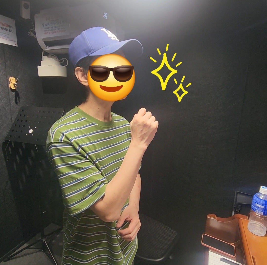 📢 전국으로 뻗어나가는 모두의 보스!
모두의 보스 서울 시크릿 스터디 소식입니다 :)

안녕하세요!! 최멘토입니다!

여름 잘보내고 계신가요!?😆
저희  10기  스터디원 분들은 이번 레코딩 컨텐츠를 위해 각자 열심히 달리는 중입니다!ㅎㅎ

이번 2회차 스터디에는 '호흡'에 대하여 더 디테일하고 
깊게 알아보는 시간이 었는데요!!

내 몸 상태를 더 예민하게 확인해보고 훈련하여 
노래에 적용해보았습니다!👍

노래만 해도 복근이 생길것같다며ㅋㅋㅋ, 
효과는 확실했다..!!

아쉽게 스터디때 두분이 못오셨지만 
스터디 이후에도 개인연습으로 함께 소통하며 
다음 스터디를 위해 열심히 준비중이에요~
다음 소식은 "완전체 최클" 스터디 소식으로 
인사드릴게요ㅎㅎ

최클 화이팅!