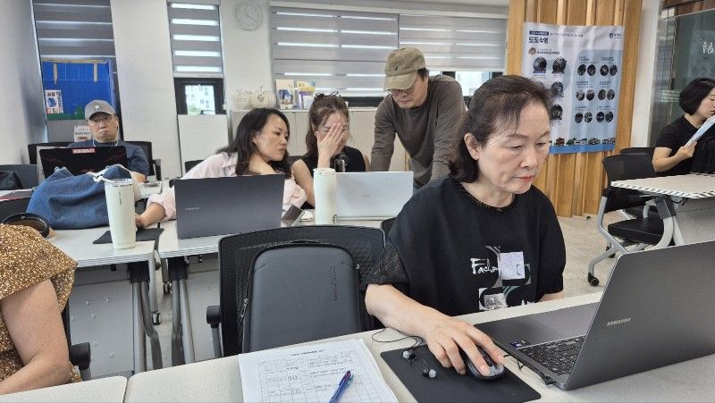 AI로 인생2막 함께배우는 디지털 역량모임 앨범 사진