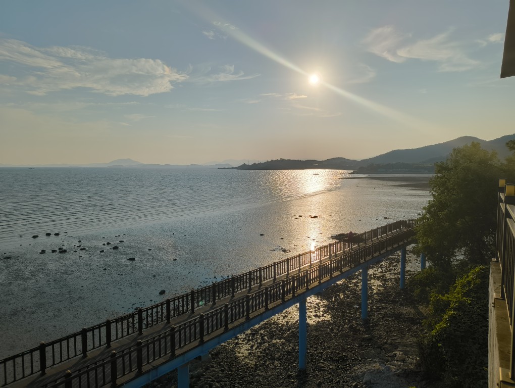 8월 상반기 (1일~15일) 운동 기록들

앵간히도 돌아다녔네요 ㅋㅋ 
총 260km를 
걷고 달리고 먹고. 
한 낮에도.
비가 와도.
새벽에.
저녁에.

운동 덕분에 고질병인 
허리 통증은 잘 잡혔습니다~^^

더위 조심하시고 잘 드시길 바라요.
여름 운동은 잘 먹는게 반인듯 합니다~~^