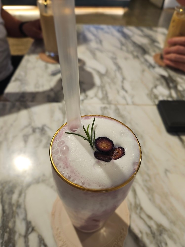 아침 먹고 차한잔~~~