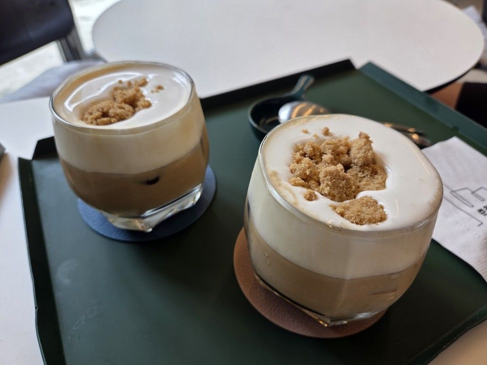 Café ; 人   ☕️ 😉 앨범 사진
