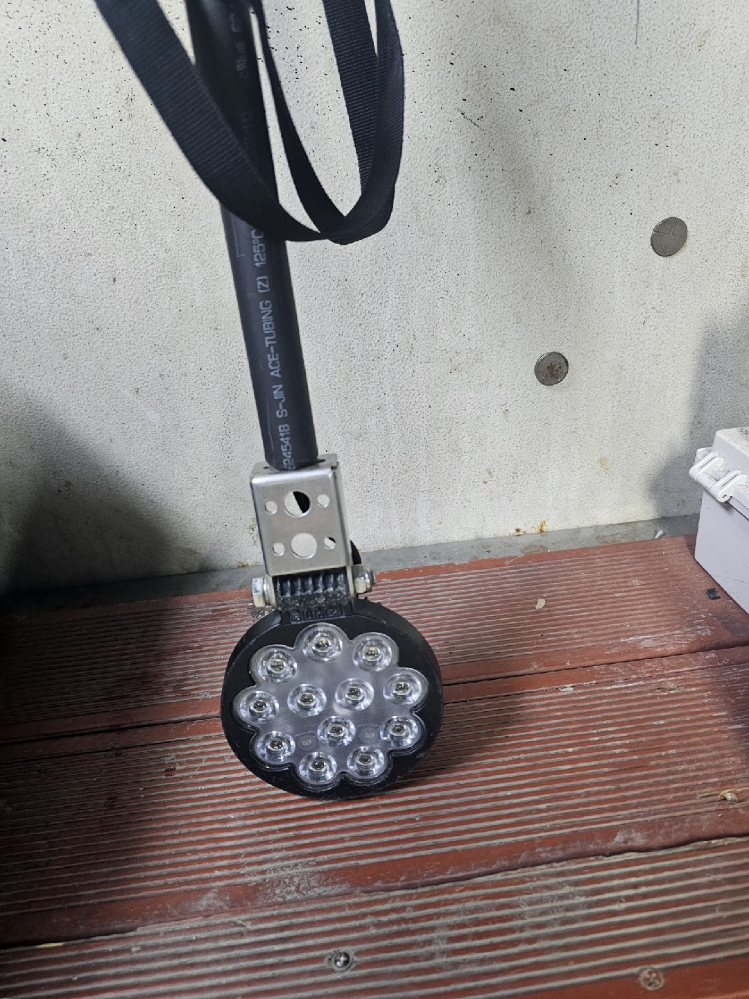 잠수부님 수중 써치  자루 변경작업 해 드렸습니다