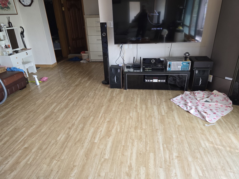 Post image 11
