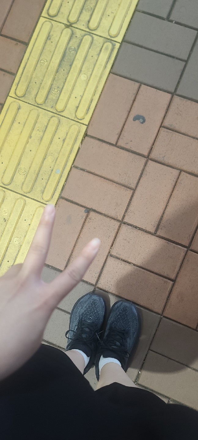 부끄럽지만 밖에서 런닝이란걸 처음해봐요~