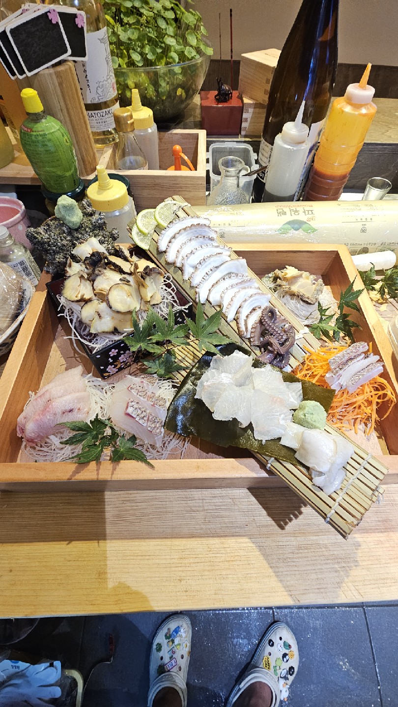 뿔소라 문어 광어 참돔 전복에 소주한잔