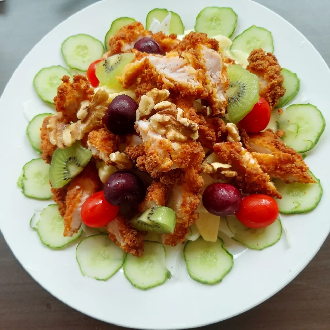 생맥주와 옛날치킨 샐러드가 맛있는집