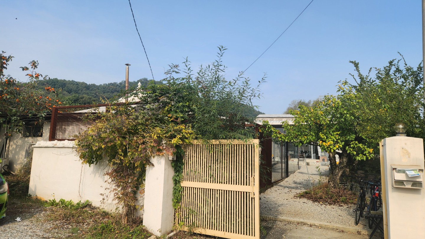 Post image 19