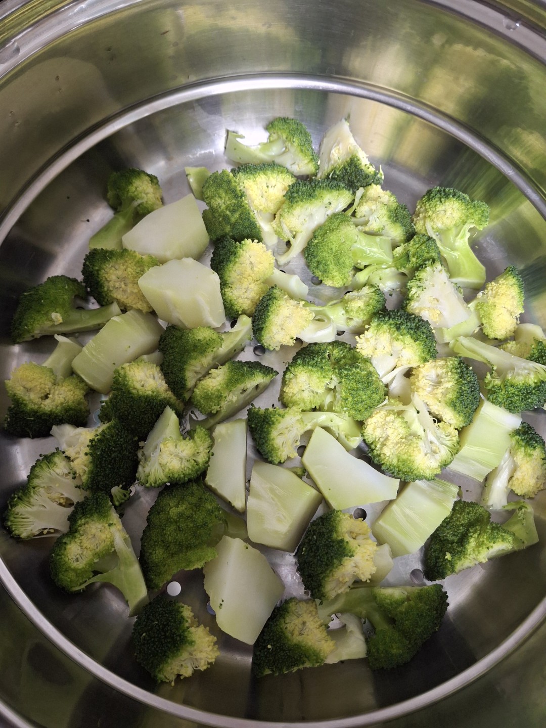 야밤에 브로콜리 데치기