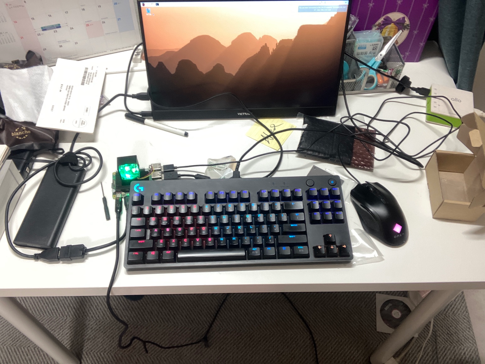 라즈베리 파이 얻어왔습니다요