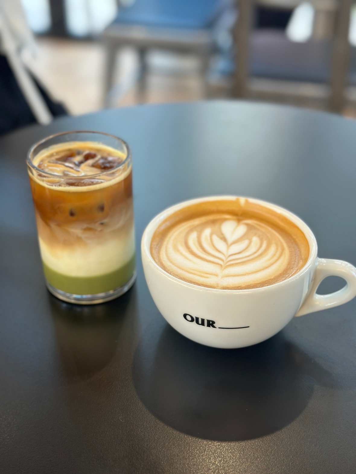 추운 날 카페라떼는 최고의 위안