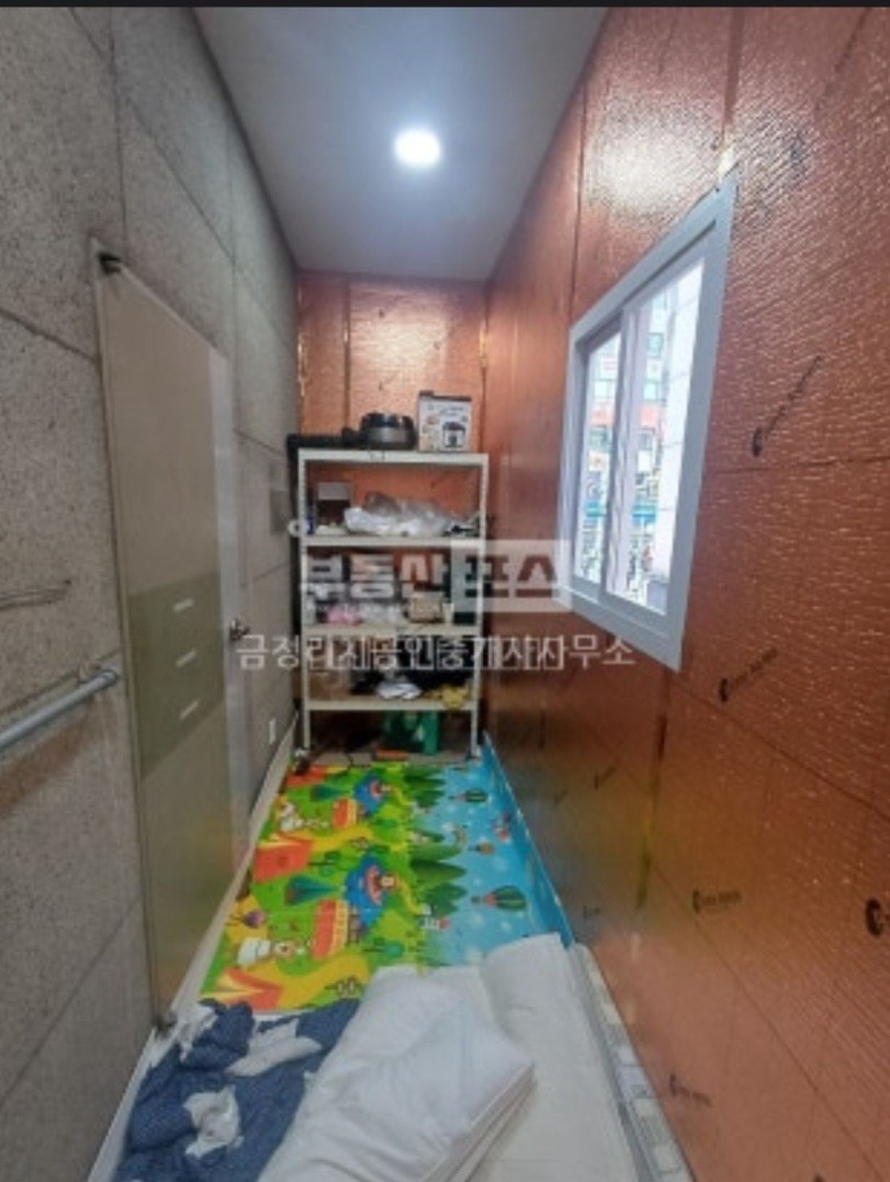 Post image 6