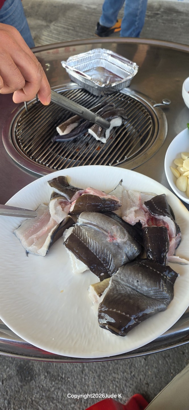 간판없는 해안길 현지 횟집