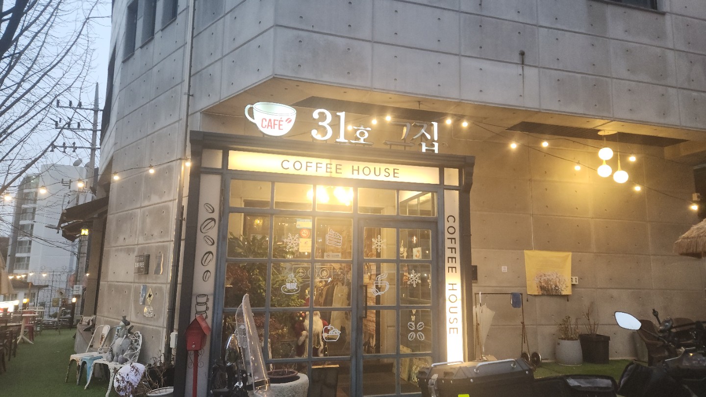 Post image 10