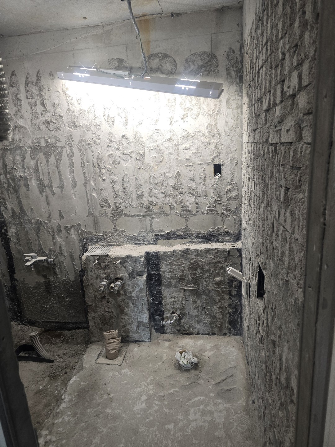 Post image 24