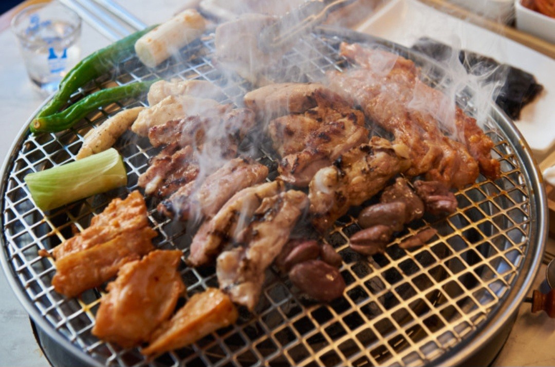 논현 숯불닭갈비 함께해요