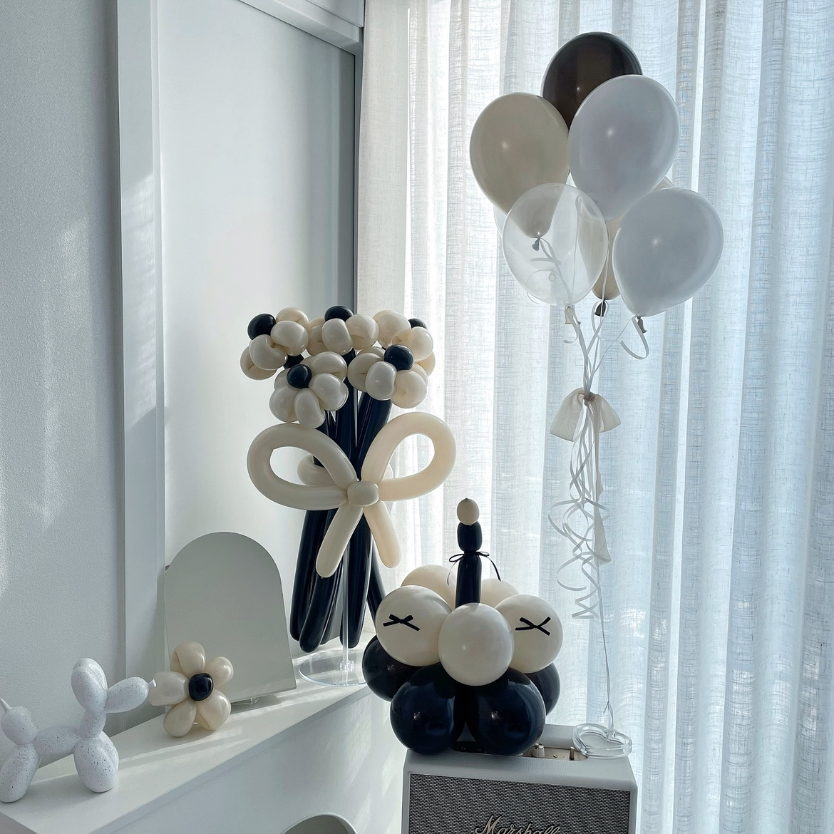 기념이 되는 날 함께 할 풍선을 만들고 있어요!