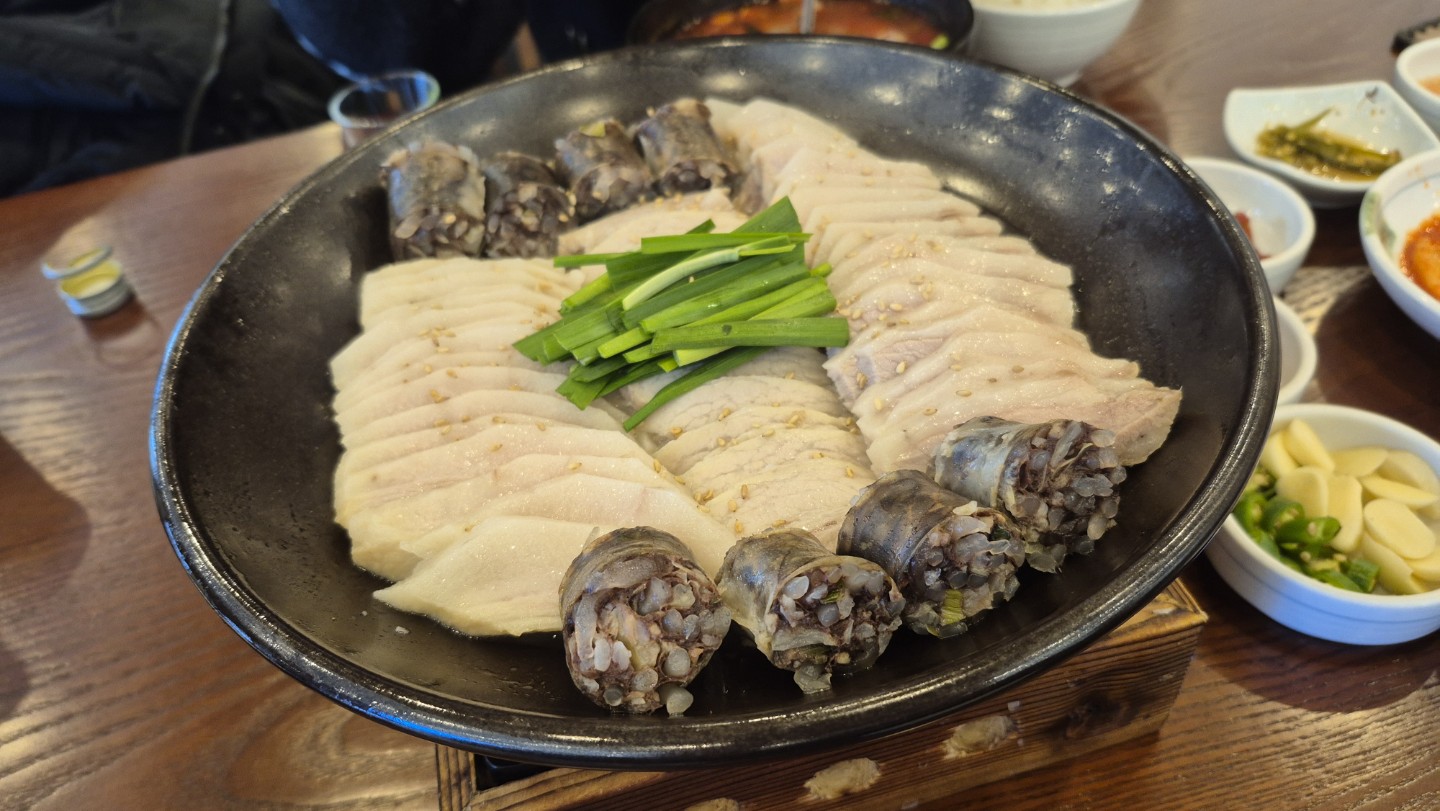 김포에 있는 열매옥이라는 순대국밥집입니다.
