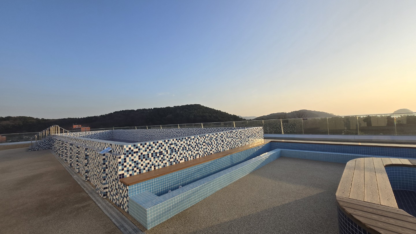 Post image 15