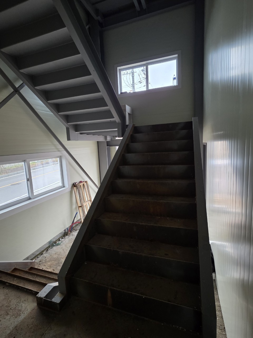 Post image 10