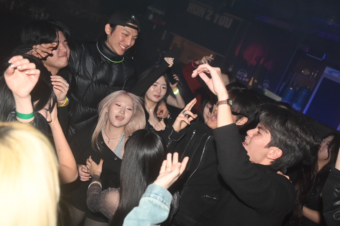 안녕하세요 전 파티 하고있는 사람입니다