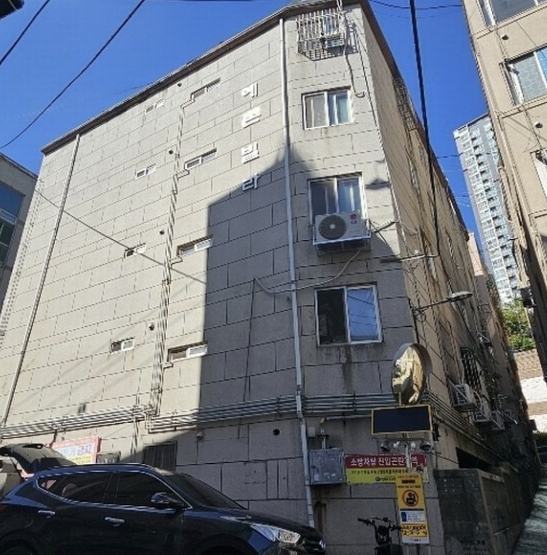 Post image 6