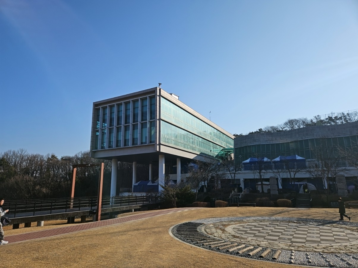 Post image 7