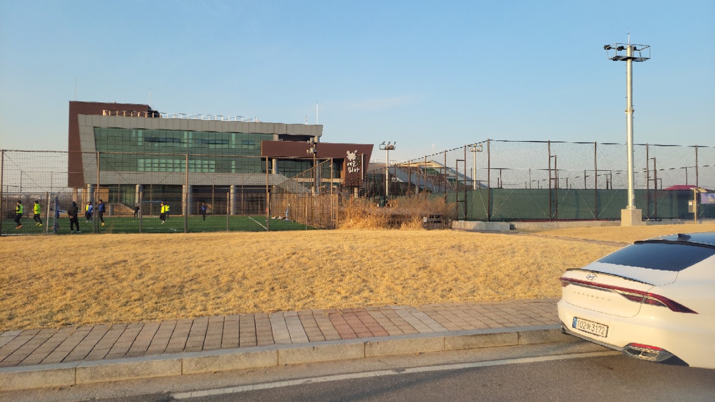 Post image 12