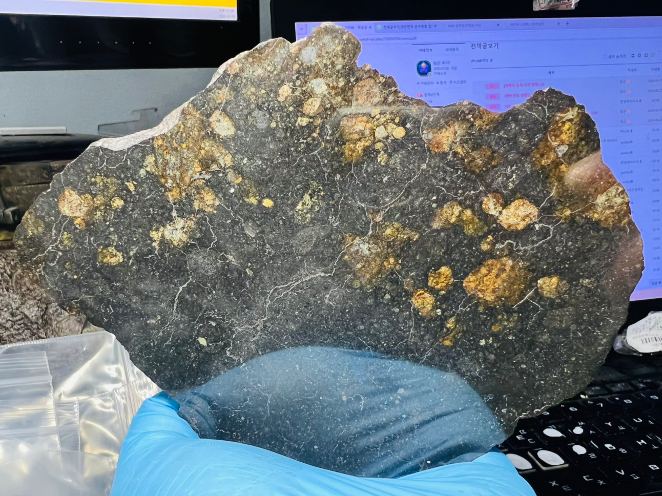 Post image 6