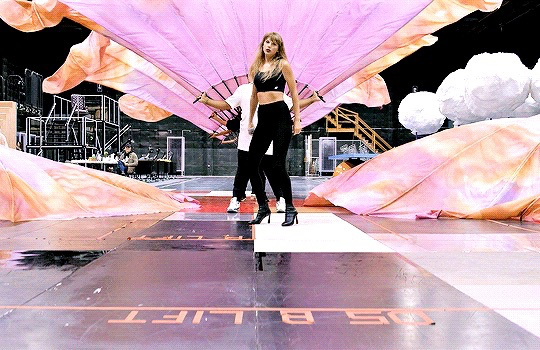 무더운 여름, 한국에서도 Cruel summer 붐은 온다