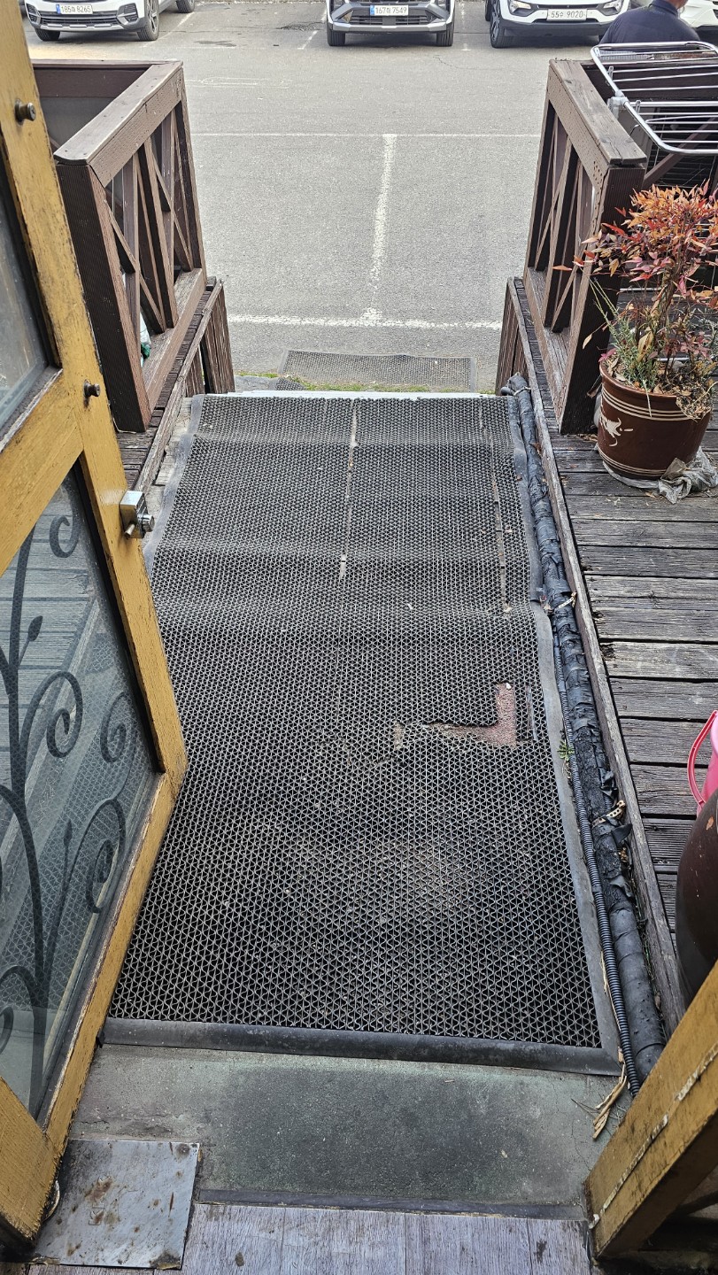 Post image 6