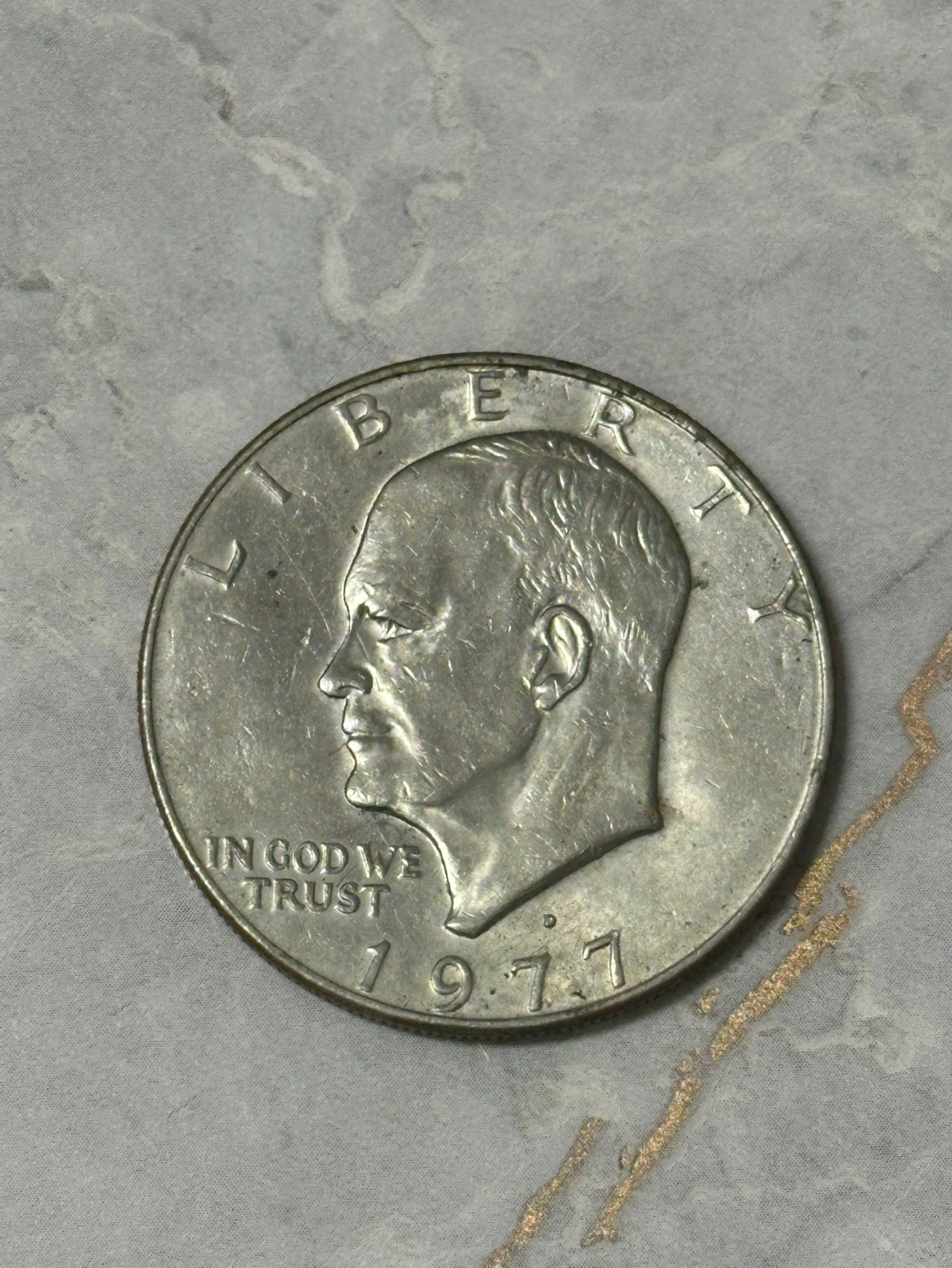 안녕하세요 얼마전 본집에 다녀왔는데 짐 정리하다가 오래된 덴마크 동전을 발견 했습니다