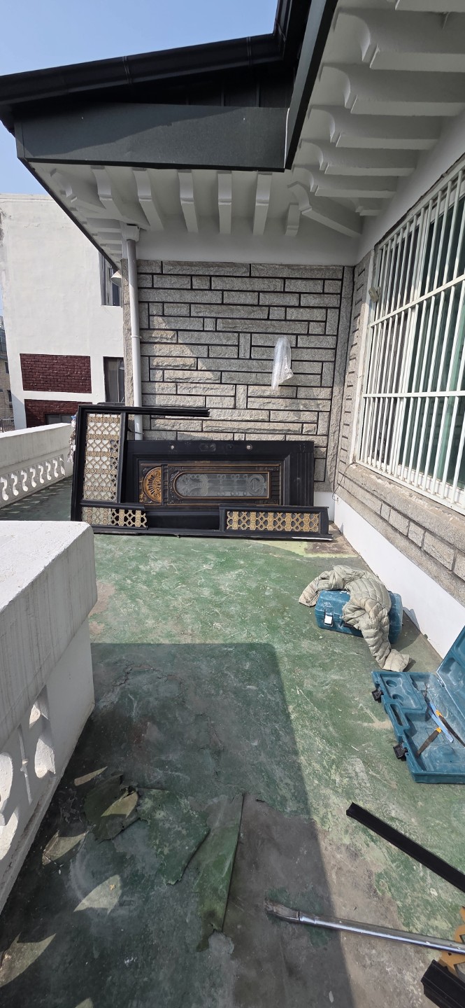 Post image 5