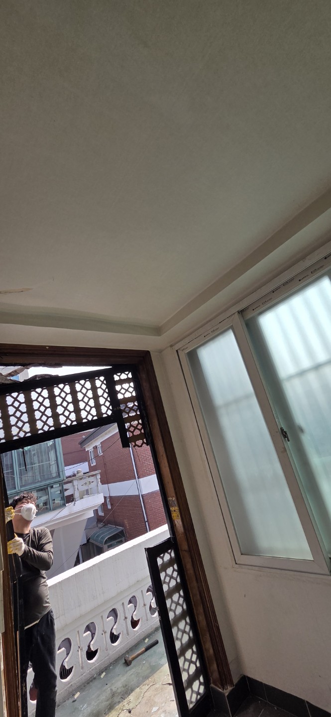 Post image 4