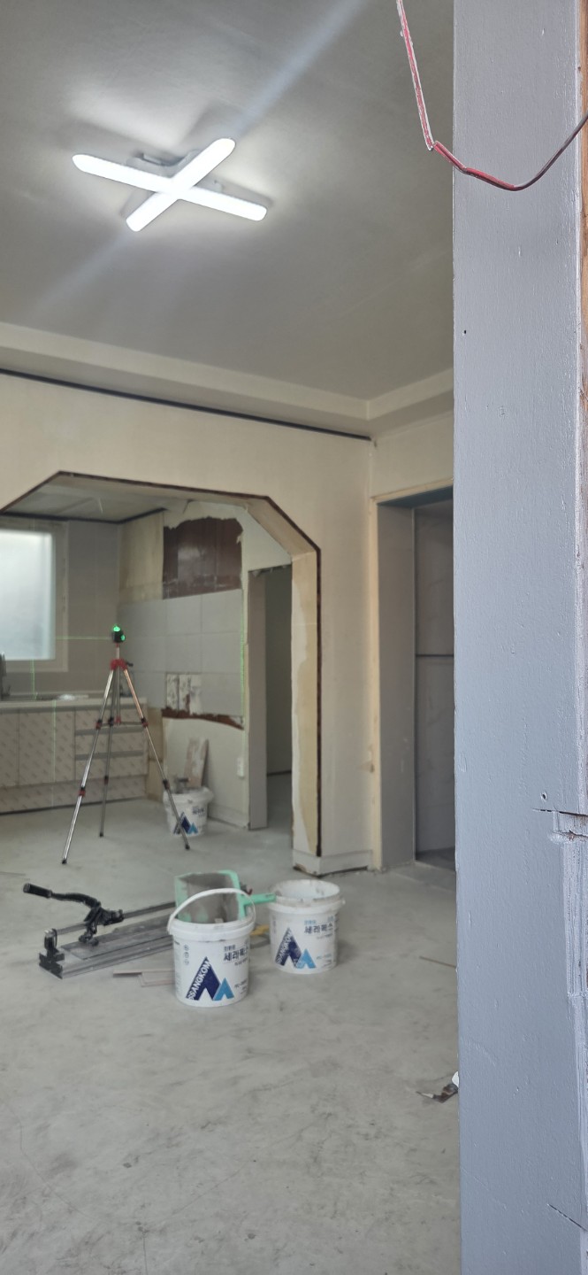 Post image 11