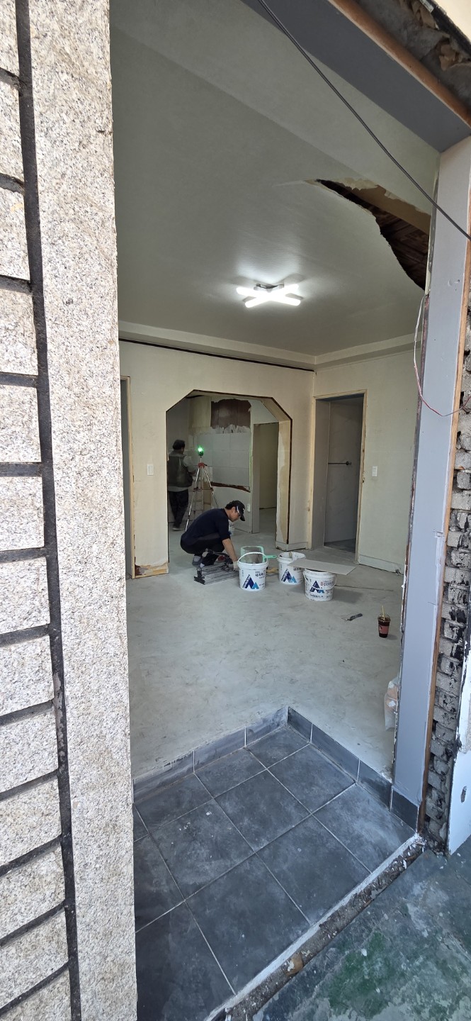 Post image 10