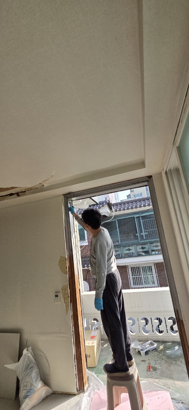 Post image 4