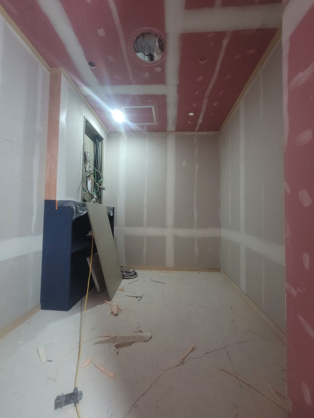 Post image 18