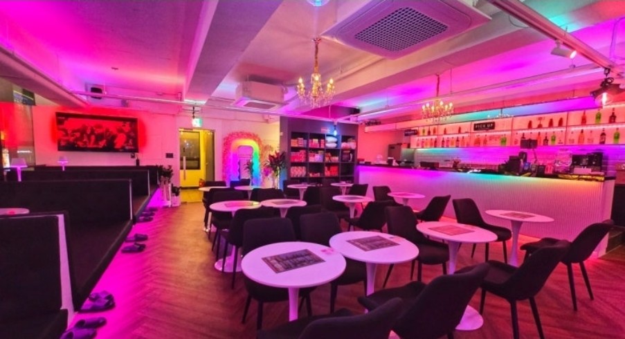 홍대에 이런 곳이? 무제한 칵테일 바, 위스키 바