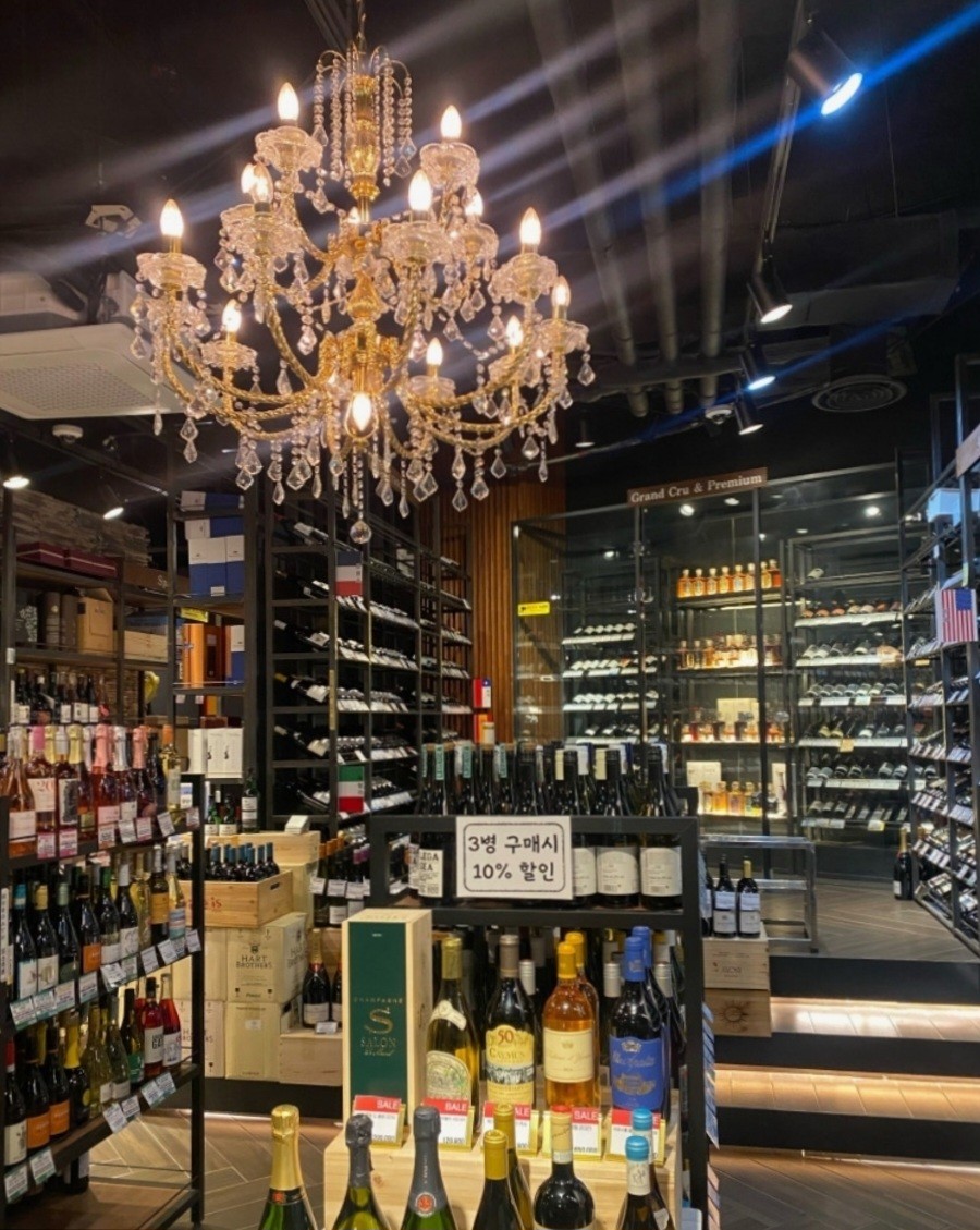 홍대에 이런 곳이? 무제한 칵테일 바, 위스키 바