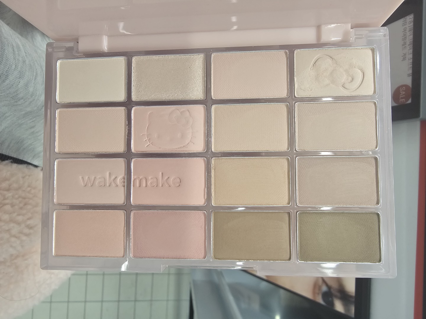 헬로키티 4월 신상 보고왔어요 🛍️