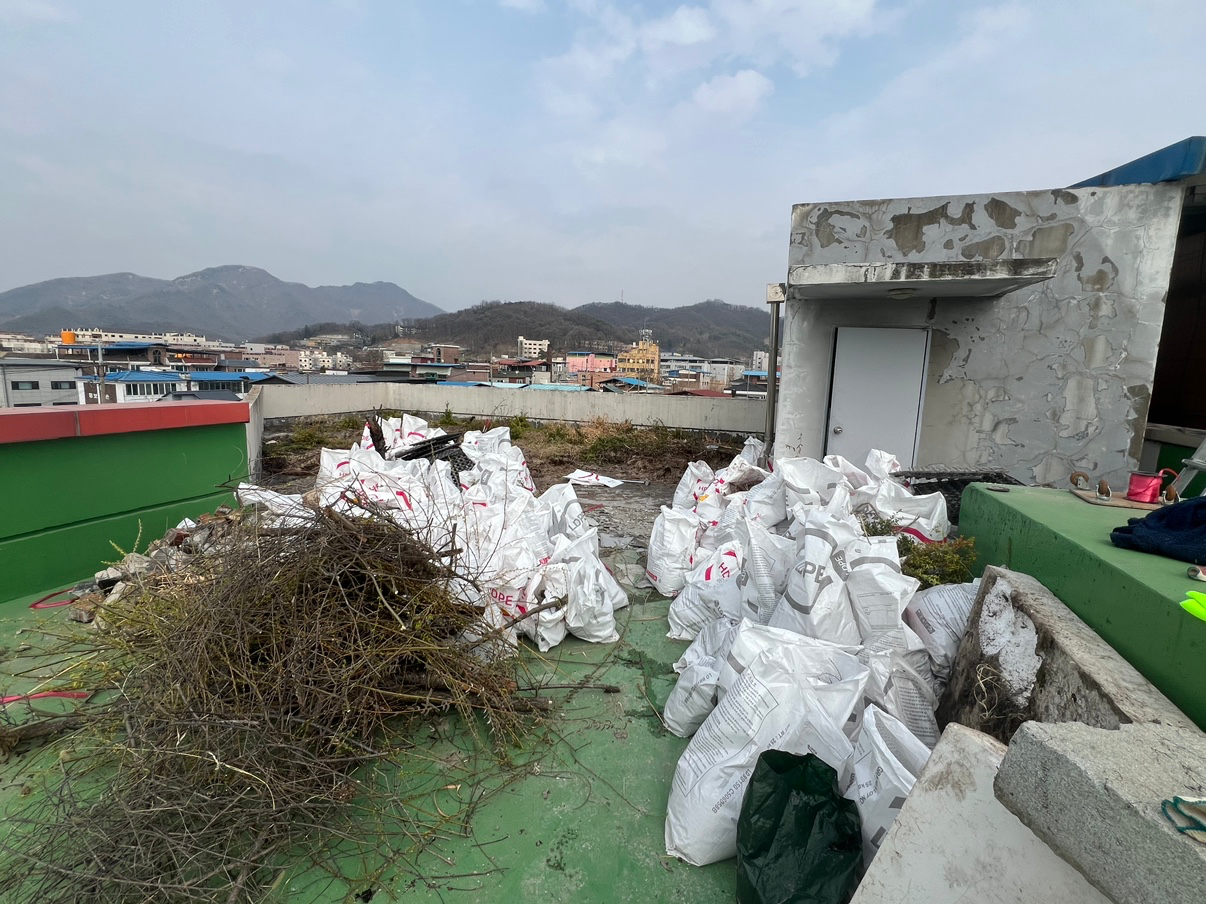 Post image 6
