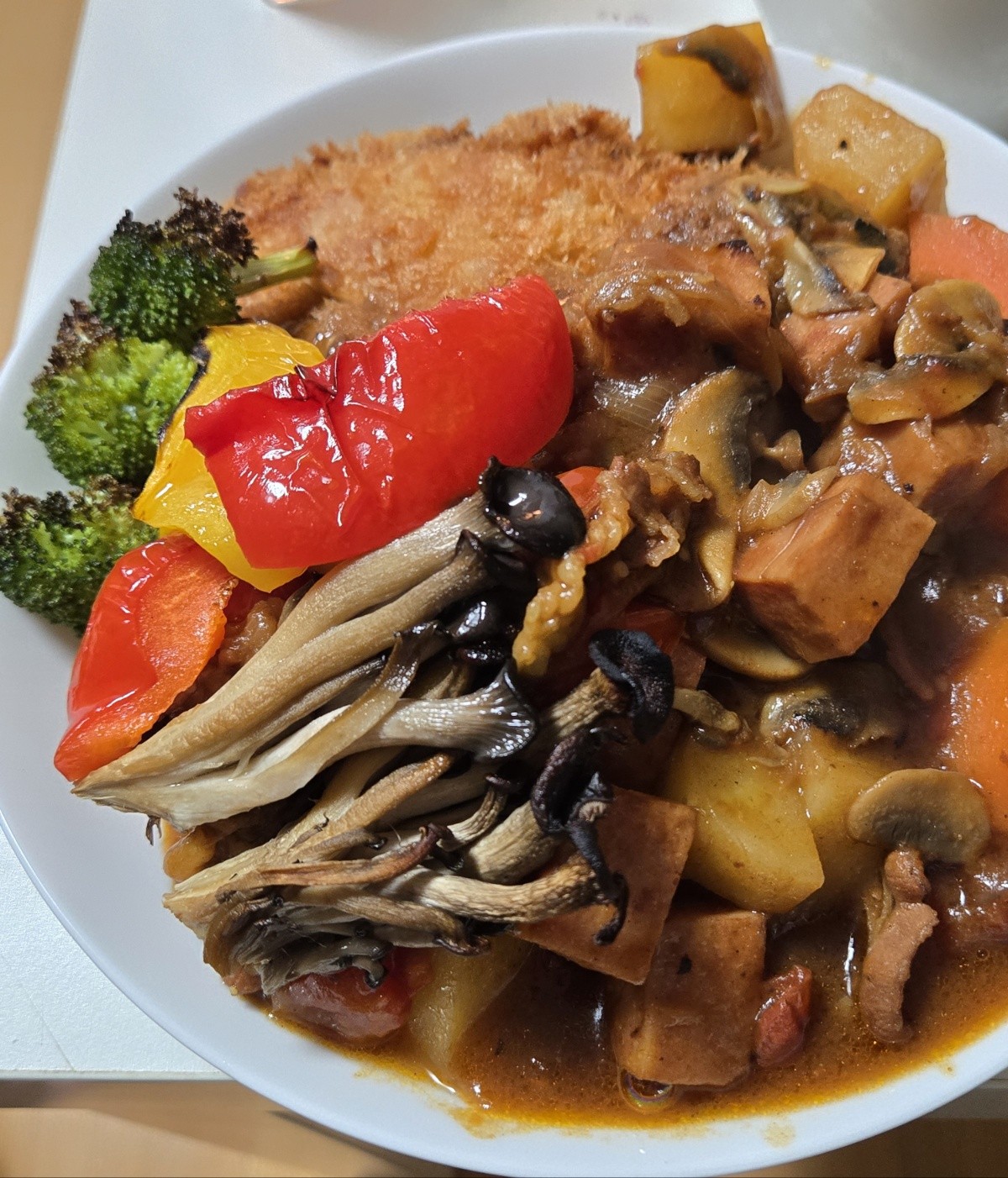 카레를 만들때 카라멜라이징 양파를 많이넣고